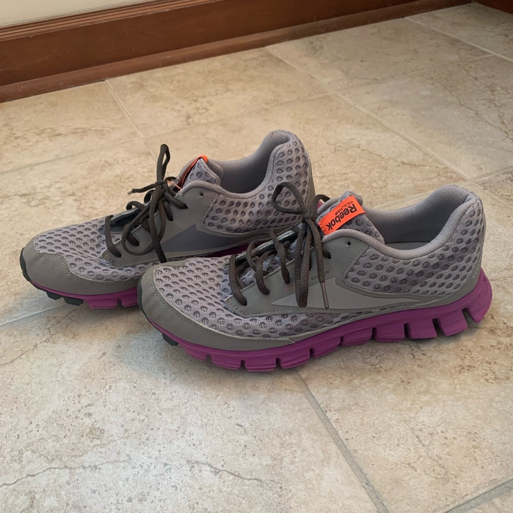 Reebok SmoothFlex Cushrun Gym Shoes, Size 10